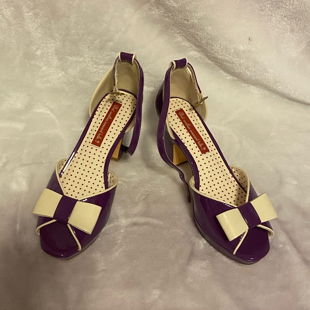 Peep-toed Purple vintage style Heels